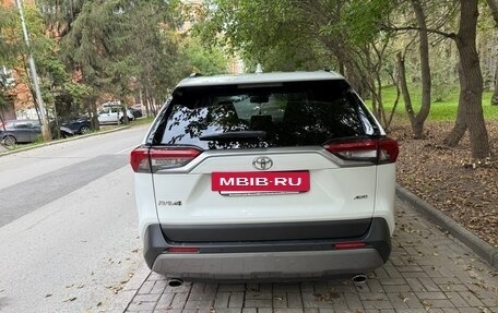 Toyota RAV4, 2019 год, 3 000 000 рублей, 5 фотография