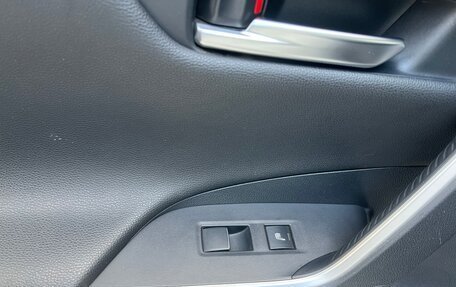 Toyota RAV4, 2019 год, 3 000 000 рублей, 14 фотография