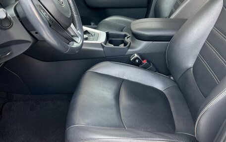 Toyota RAV4, 2019 год, 3 000 000 рублей, 12 фотография