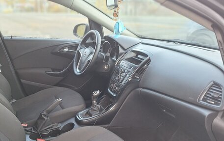 Opel Astra J, 2010 год, 550 000 рублей, 9 фотография