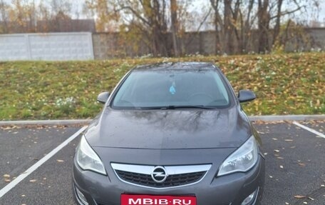 Opel Astra J, 2010 год, 550 000 рублей, 3 фотография