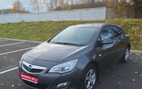 Opel Astra J, 2010 год, 550 000 рублей, 2 фотография
