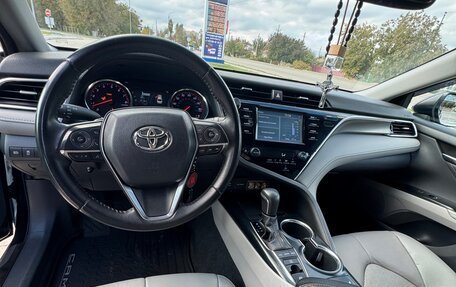 Toyota Camry, 2018 год, 2 599 999 рублей, 4 фотография