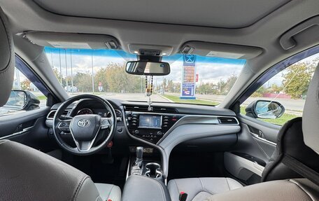 Toyota Camry, 2018 год, 2 599 999 рублей, 6 фотография