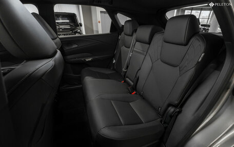 Lexus RX IV рестайлинг, 2025 год, 7 750 000 рублей, 13 фотография