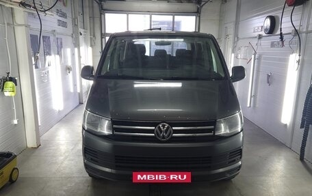 Volkswagen Caravelle T6 рестайлинг, 2016 год, 2 350 000 рублей, 8 фотография