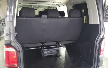 Volkswagen Caravelle T6 рестайлинг, 2016 год, 2 350 000 рублей, 12 фотография