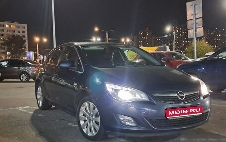 Opel Astra J, 2010 год, 620 000 рублей, 1 фотография