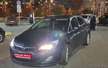 Opel Astra J, 2010 год, 620 000 рублей, 2 фотография