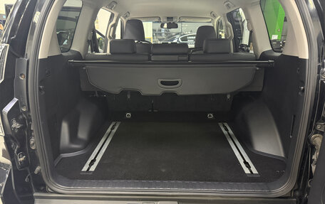 Toyota Land Cruiser Prado 150 рестайлинг 2, 2016 год, 3 999 000 рублей, 32 фотография