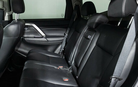 Mitsubishi Pajero Sport III рестайлинг, 2020 год, 3 800 000 рублей, 10 фотография