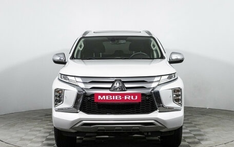 Mitsubishi Pajero Sport III рестайлинг, 2020 год, 3 800 000 рублей, 2 фотография