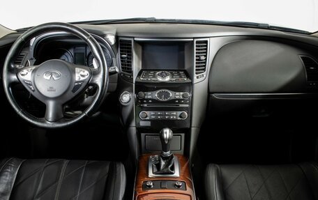 Infiniti QX70, 2013 год, 2 550 000 рублей, 10 фотография
