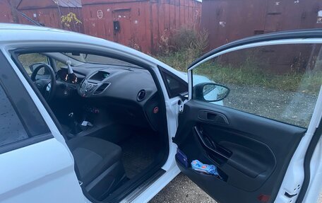 Ford Fiesta, 2015 год, 890 000 рублей, 4 фотография