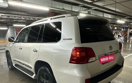 Toyota Land Cruiser 200, 2015 год, 4 070 000 рублей, 6 фотография