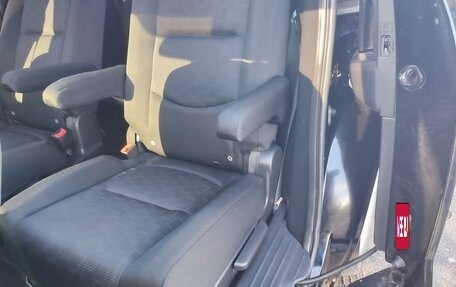 Mazda 5 I рестайлинг, 2008 год, 750 000 рублей, 25 фотография