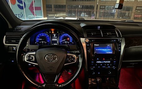 Toyota Camry, 2018 год, 1 600 000 рублей, 6 фотография