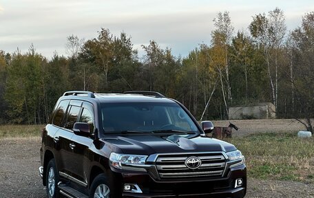Toyota Land Cruiser 200, 2017 год, 8 299 000 рублей, 1 фотография