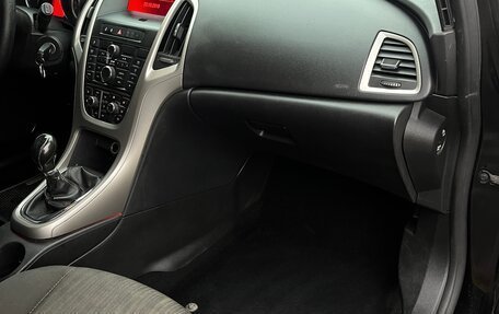 Opel Astra J, 2011 год, 600 000 рублей, 23 фотография