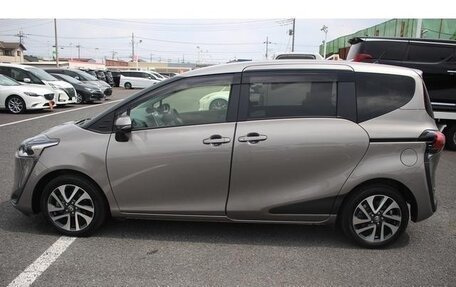 Toyota Sienta II, 2022 год, 1 312 000 рублей, 6 фотография