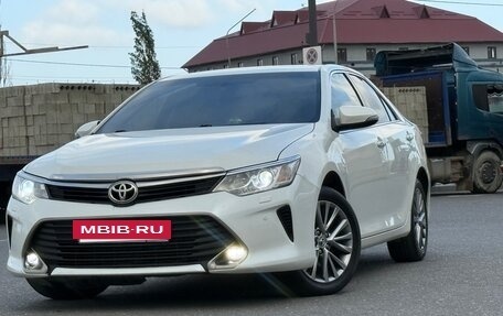 Toyota Camry, 2016 год, 1 690 000 рублей, 2 фотография
