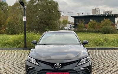 Toyota Camry, 2021 год, 2 300 000 рублей, 1 фотография