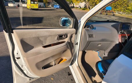 Toyota Gaia, 2000 год, 650 000 рублей, 9 фотография