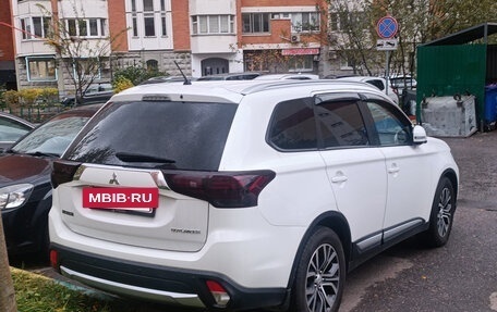 Mitsubishi Outlander III рестайлинг 3, 2016 год, 1 550 000 рублей, 9 фотография