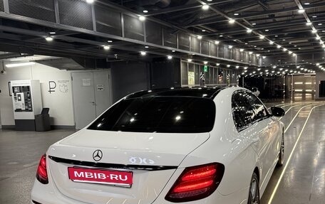 Mercedes-Benz E-Класс, 2017 год, 3 900 000 рублей, 8 фотография