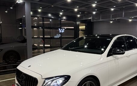 Mercedes-Benz E-Класс, 2017 год, 3 900 000 рублей, 5 фотография