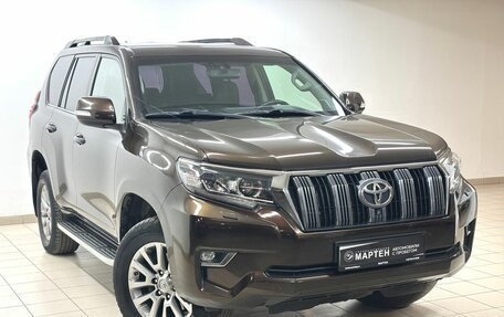 Toyota Land Cruiser Prado 150 рестайлинг 2, 2017 год, 4 987 000 рублей, 2 фотография