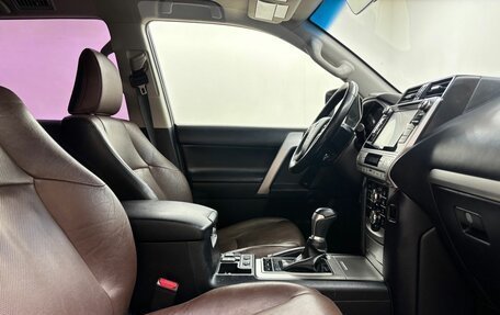 Toyota Land Cruiser Prado 150 рестайлинг 2, 2017 год, 4 987 000 рублей, 11 фотография