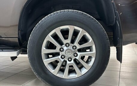 Toyota Land Cruiser Prado 150 рестайлинг 2, 2017 год, 4 987 000 рублей, 19 фотография