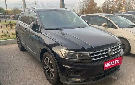 Volkswagen Tiguan II, 2020 год, 2 199 000 рублей, 1 фотография