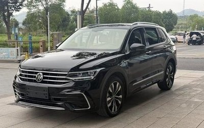 Volkswagen Tiguan II, 2021 год, 2 100 000 рублей, 1 фотография