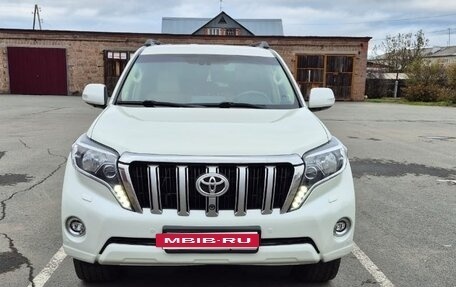 Toyota Land Cruiser Prado 150 рестайлинг 2, 2015 год, 3 350 000 рублей, 8 фотография