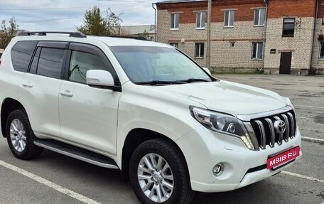Toyota Land Cruiser Prado 150 рестайлинг 2, 2015 год, 3 350 000 рублей, 7 фотография