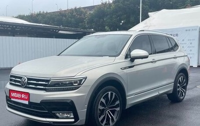Volkswagen Tiguan II, 2021 год, 2 100 000 рублей, 1 фотография