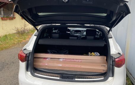 Infiniti QX70, 2015 год, 1 930 000 рублей, 7 фотография