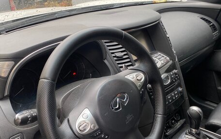 Infiniti QX70, 2015 год, 1 930 000 рублей, 5 фотография