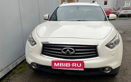 Infiniti QX70, 2015 год, 1 930 000 рублей, 2 фотография