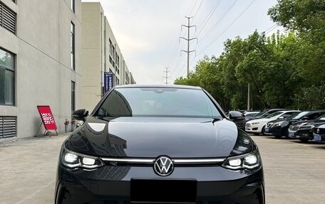 Volkswagen Golf VIII, 2022 год, 2 040 000 рублей, 1 фотография