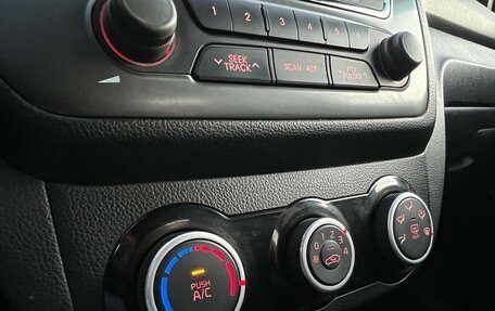 KIA Rio III рестайлинг, 2015 год, 650 000 рублей, 13 фотография