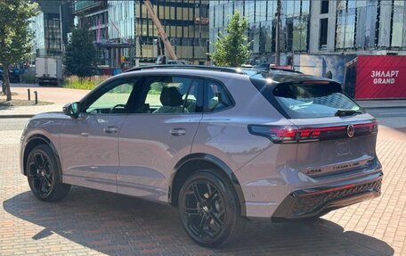 Volkswagen Tiguan, 2025 год, 4 900 000 рублей, 2 фотография