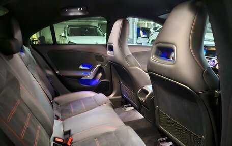Mercedes-Benz CLA, 2019 год, 3 400 000 рублей, 28 фотография