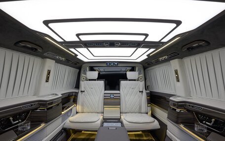 Mercedes-Benz V-Класс, 2024 год, 52 800 000 рублей, 2 фотография