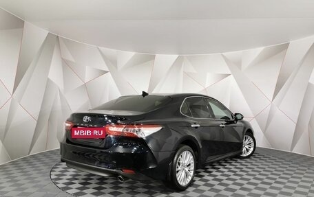 Toyota Camry, 2018 год, 2 695 000 рублей, 2 фотография