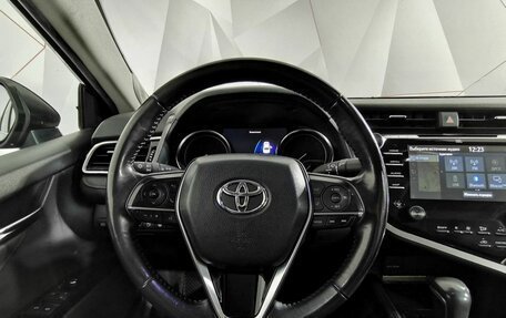 Toyota Camry, 2018 год, 2 695 000 рублей, 17 фотография