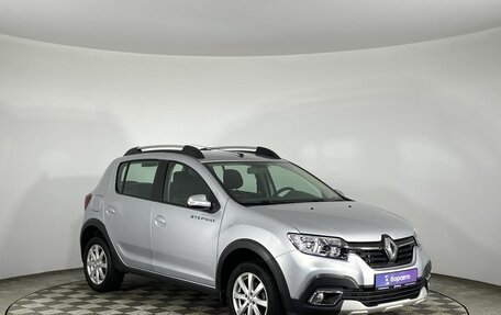 Renault Sandero II рестайлинг, 2020 год, 1 240 000 рублей, 2 фотография