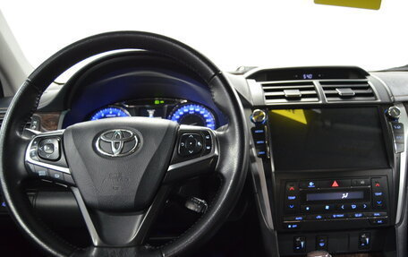 Toyota Camry, 2017 год, 1 750 000 рублей, 11 фотография